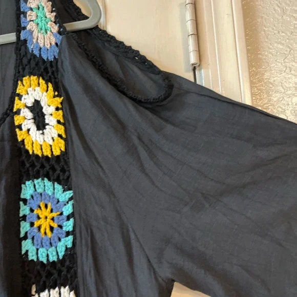 Chic Black Crochet Trim Swim Coverup - Picture 6 of 7